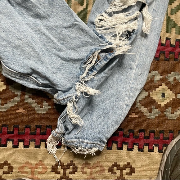 AEO Mom Jean distressed 16 - Picture 5 of 6